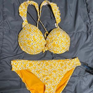 CaliforniaWaves White/Yellow Flower Bikini JRS XL